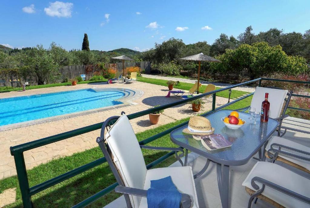 Villa Adonis Halikounas Exterior foto